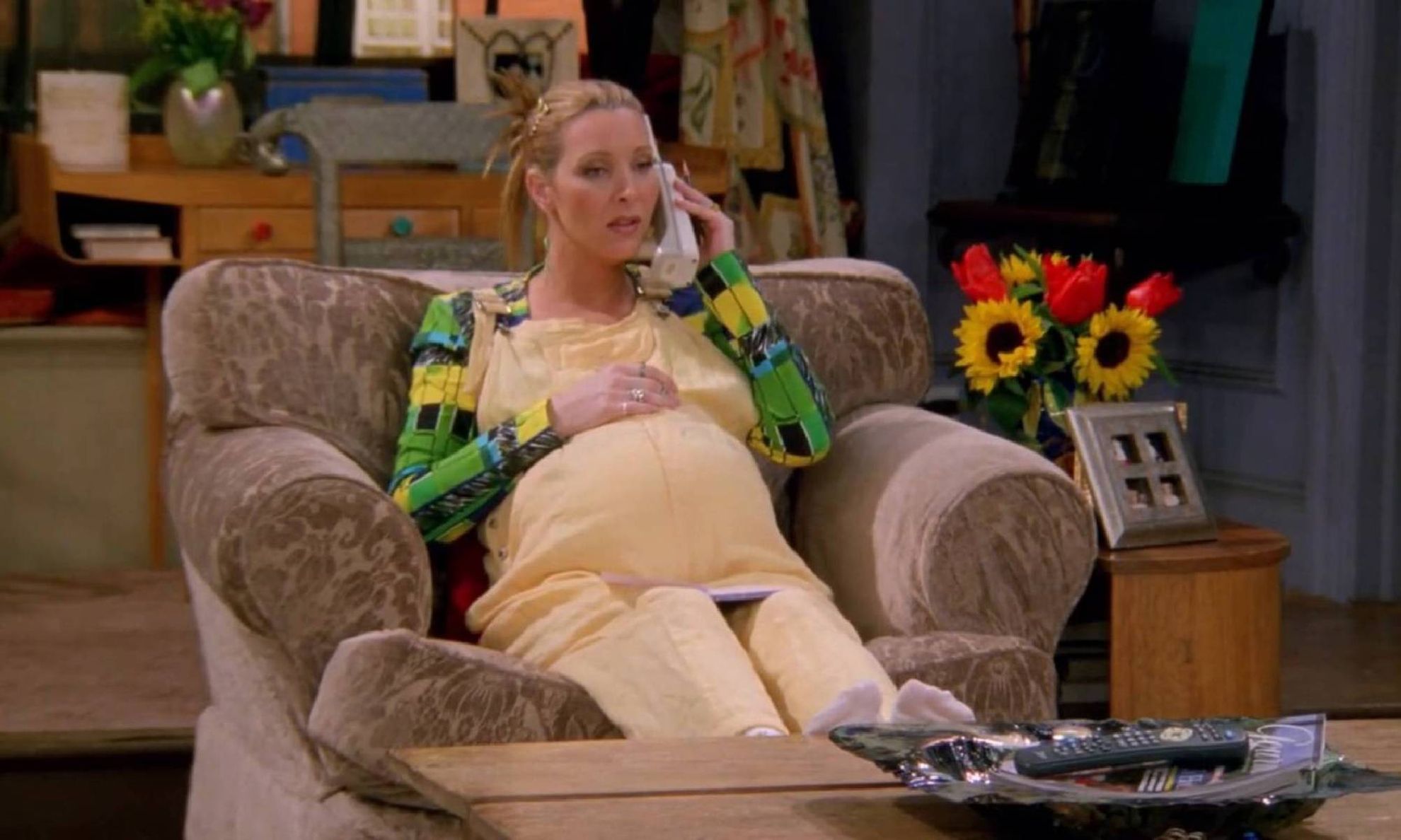 Беременная Лиза Кудроу в образе Фиби в сериале «Друзья»