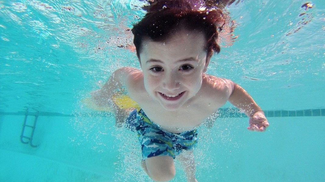 Как рыба в воде: 6 причин записать ребенка в бассейн