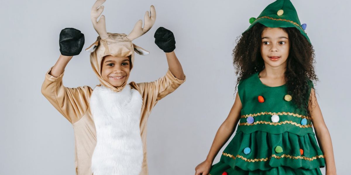 Игры под елкой: 10 новогодних развлечений для детей